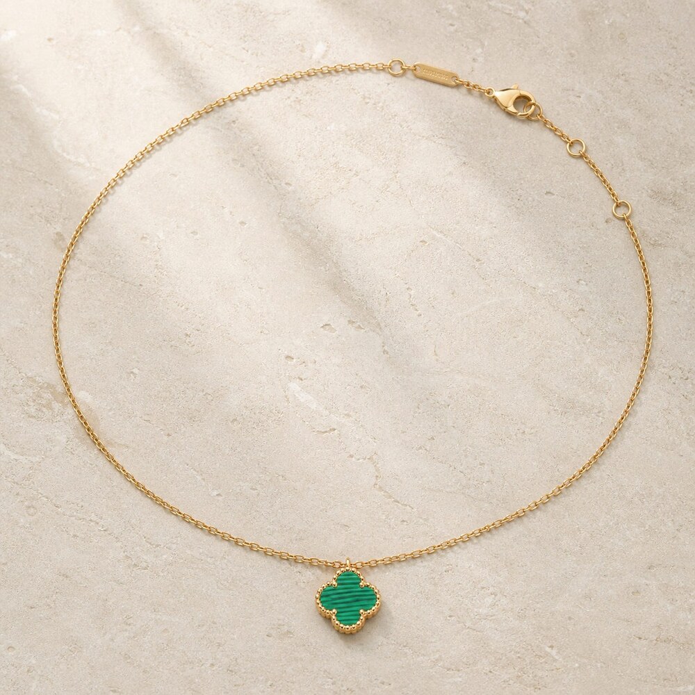 Van Cleef & Arpels Elegant Signature Necklace Style 7 | New with Box